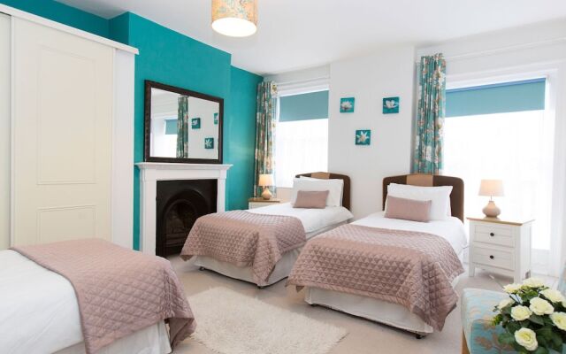 Roseberry House
