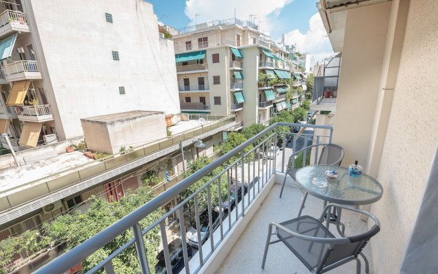 Comfy Apartment in Acropolis Area