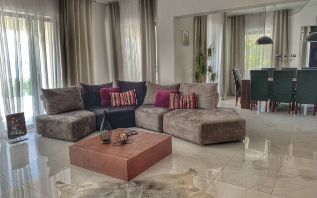 Villa Flora Apartment