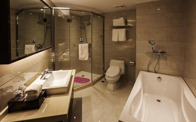 Huzhou Wealth Hotel