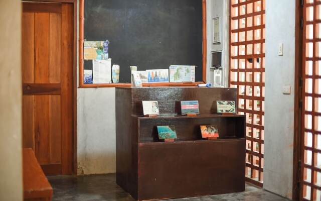 Sinag Hostel - Adults Only