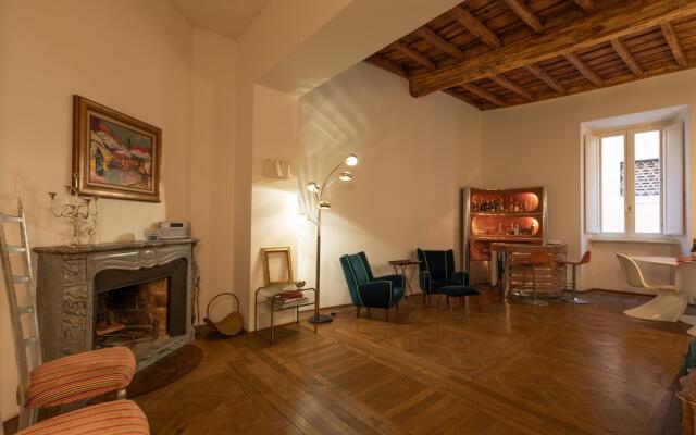 Chic And Style In Historical Via Giulia
