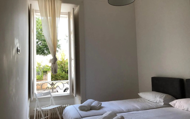 Rua Tenente Campos Rego, Ground Floor