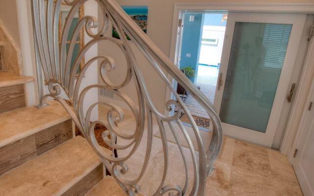 The Blue Horizon Apartment 9