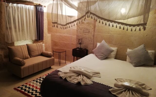 Cronos Cappadocia Cave Hotel