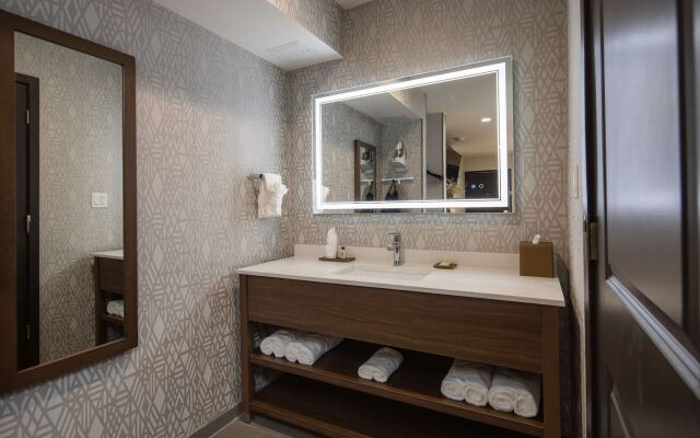 Golden Bear Hotel, SureStay Collection By Best Western