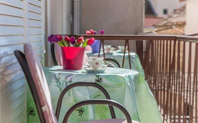 Goran - in the Center of the City - A4 Ljubičasti