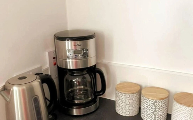 Cosy Kirriemuir Flat - Pet Friendly Retreat