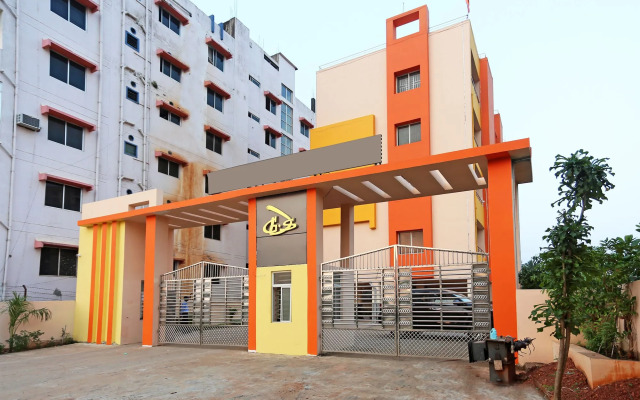 Shibani & Suhani By OYO Rooms