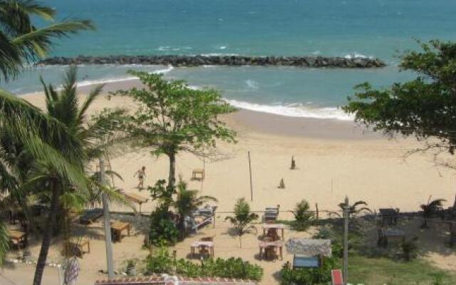 Shanika Beach Inn