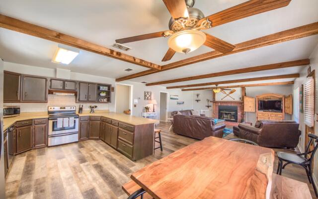 Hondo s River Haus RR 1300