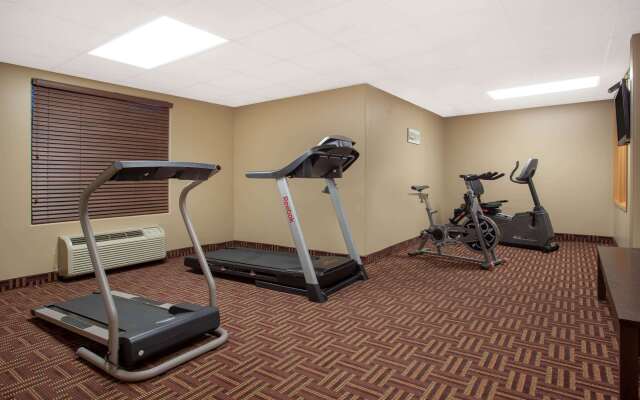Super 8 by Wyndham Midland