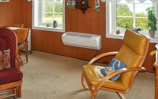 6 Person Holiday Home in Fevåg