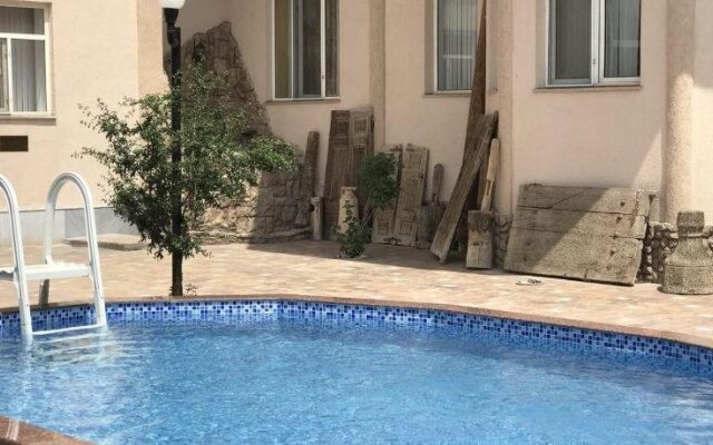 Zarina Hotel