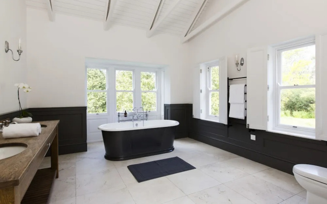 Arambrook Boutique Hotel