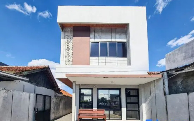 RedDoorz near Stasiun Purwokerto 2 — 2-star hotel in Purwokerto