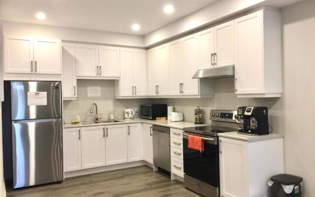 Charming, Comfortable Apartment in Pickering