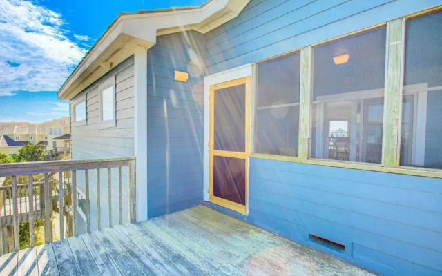 6170 - Poolside Paradise