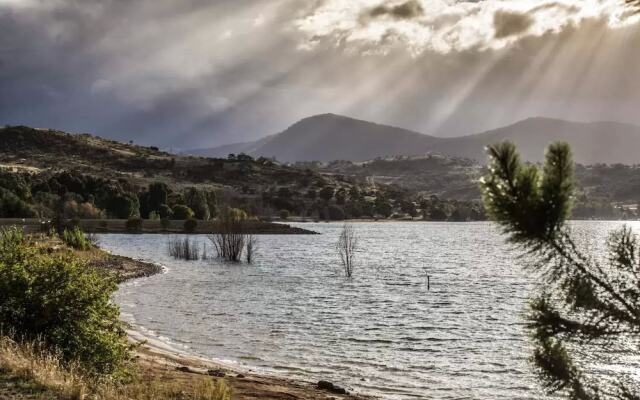 Horizons 418 - Lake Jindabyne Waterfront