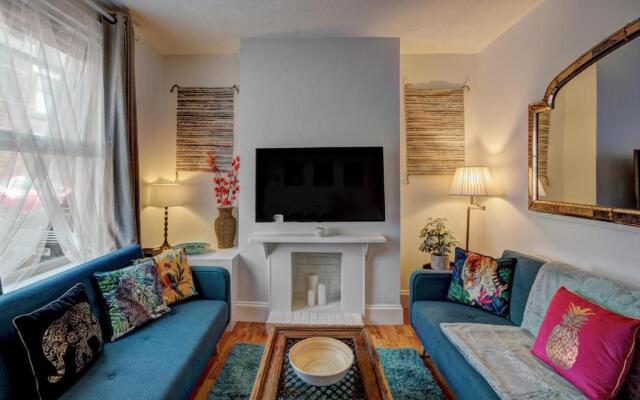 *NEW* Chester Canal Side 2 bed character home