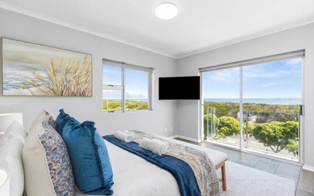 Big Bay Beach Club J32