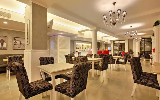Курортный отель White Rock Castle Suite SPA