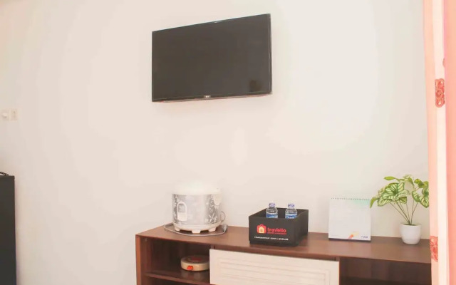 Chic and Cozy Studio at Riverview Jababeka Apartment