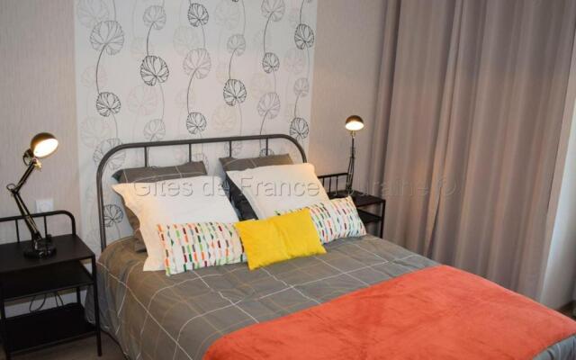 Gîte Beaumont-la-Ronce, 5 pièces, 8 personnes - FR-1-381-97