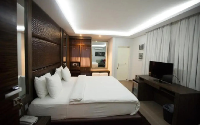 Maison Fahrenheit Hotel