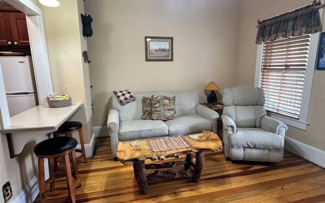 Calhoun House Inn & Suites