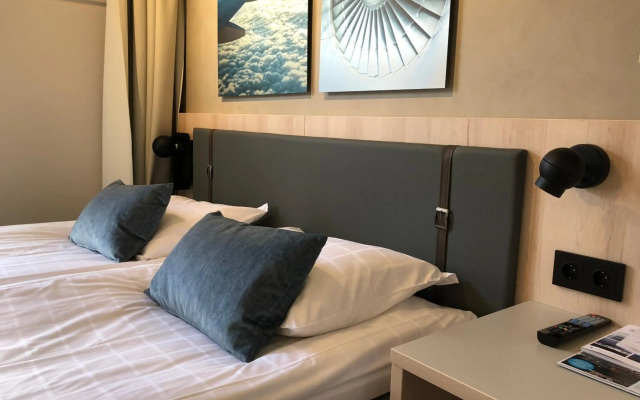 Pilot Airport Hotel
