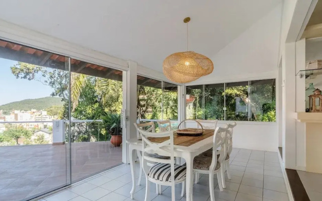 4BR House Pool & BBQ 500m From Beach Che0401