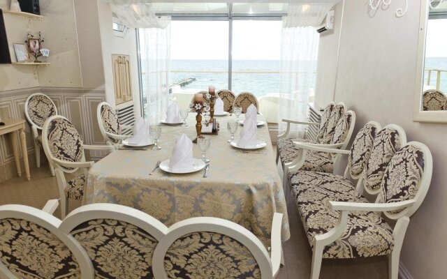 Katran Hotel