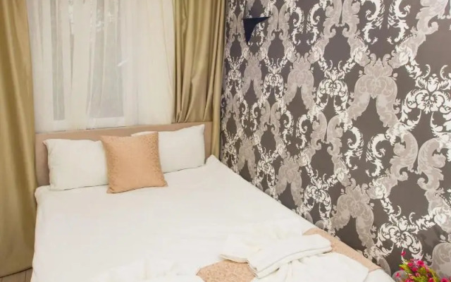 Honey Hotel