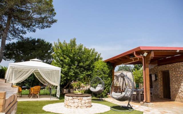 Trullo Nonna Netta con Piscina Idromassaggio e Area Giochi