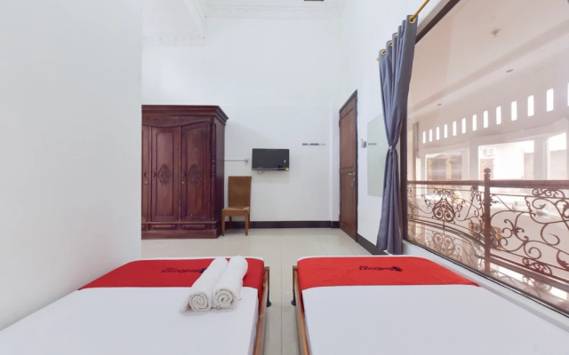 RedDoorz Syariah near Dago Pakar 2