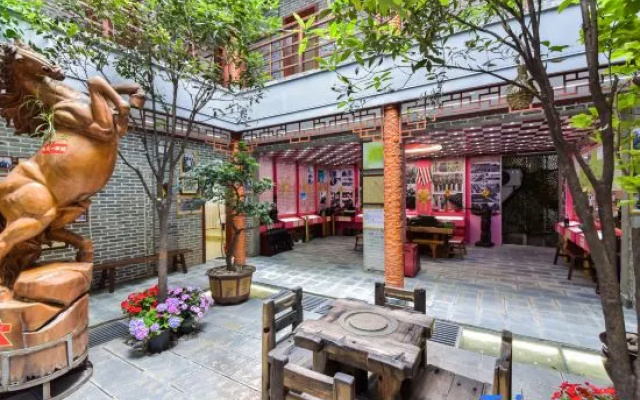 Bingxu and Military Theme Homestay – Outside – Dali
