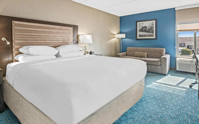 DoubleTree by Hilton Roseville Minneapolis