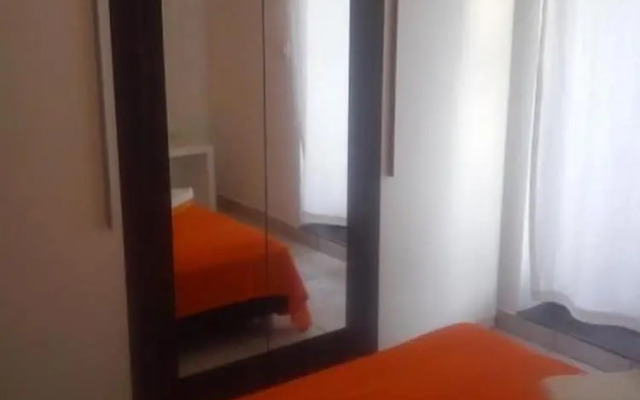 Xena - Comfort and Spacious - A4 Orange