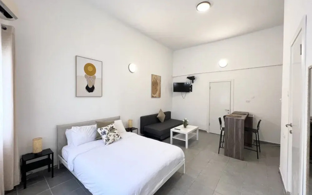 Ha-Carmel Market Apartment
