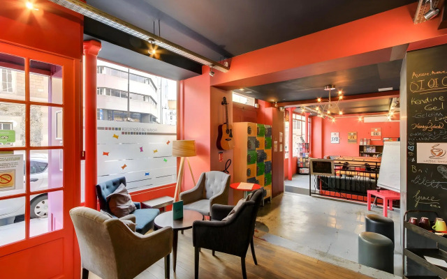 Le Montclair Montmartre by River Hostel