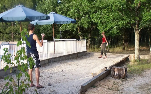 Huswell - Rustic G te With Pool in Southern France