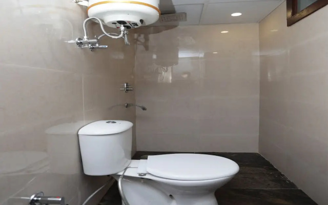 OYO 12503 Hotel Corner Point
