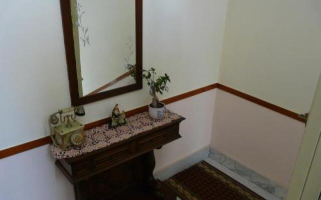 B&B Gallery