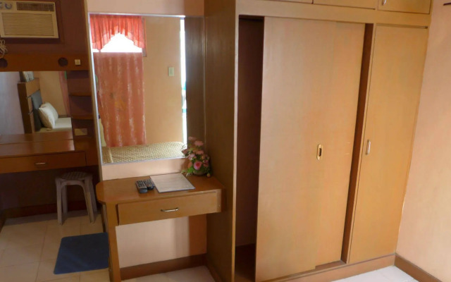 Rozen Suites Malakas