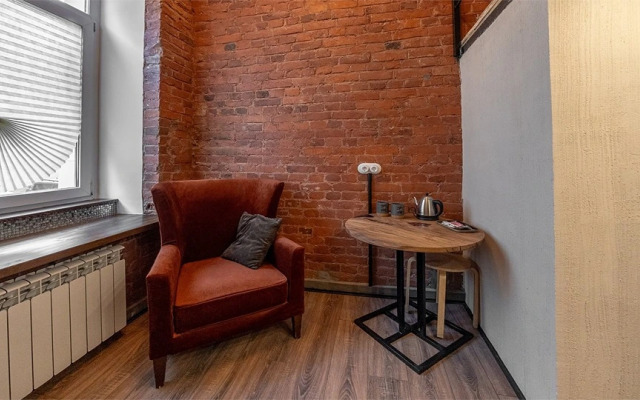 Bronza на Адмиралтейской набережной 10