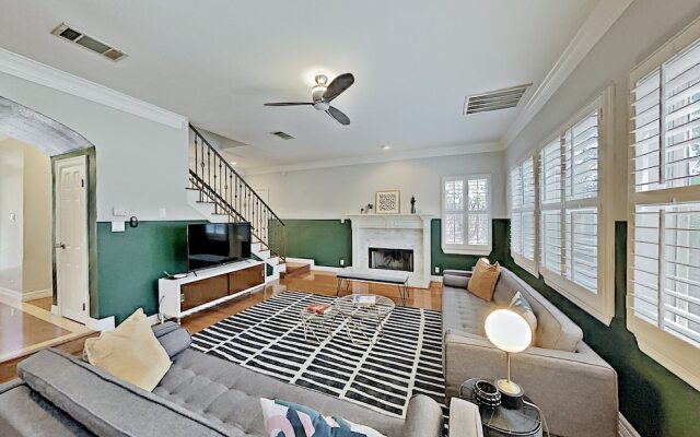 1111eriv 4 Bedroom Home