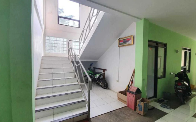 Naz Guesthouse Syariah by RedDoorz
