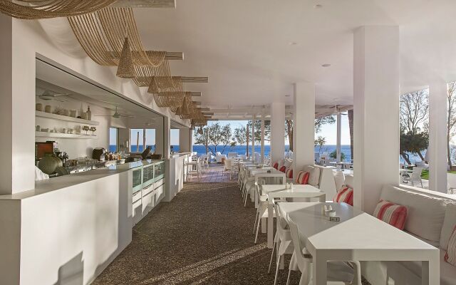 Grecian Sands Hotel