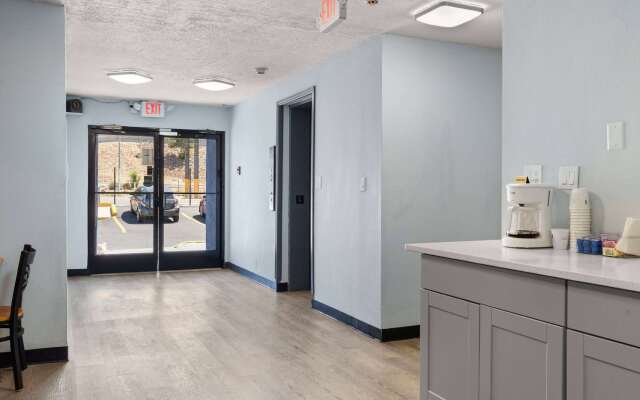 Days Inn by Wyndham Albuquerque I-25